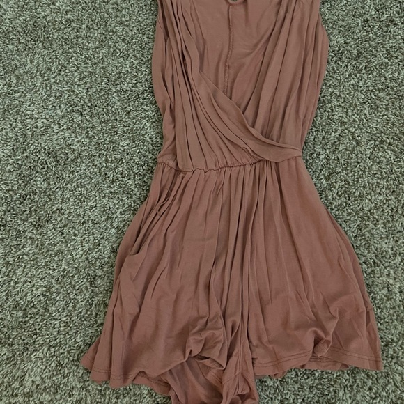 Light weight romper - Picture 2 of 3